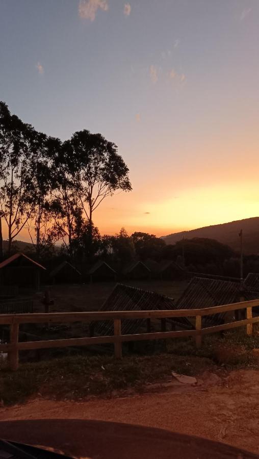 Chales E Camping Do Robinho 1 São Tomé das Letras Eksteriør billede